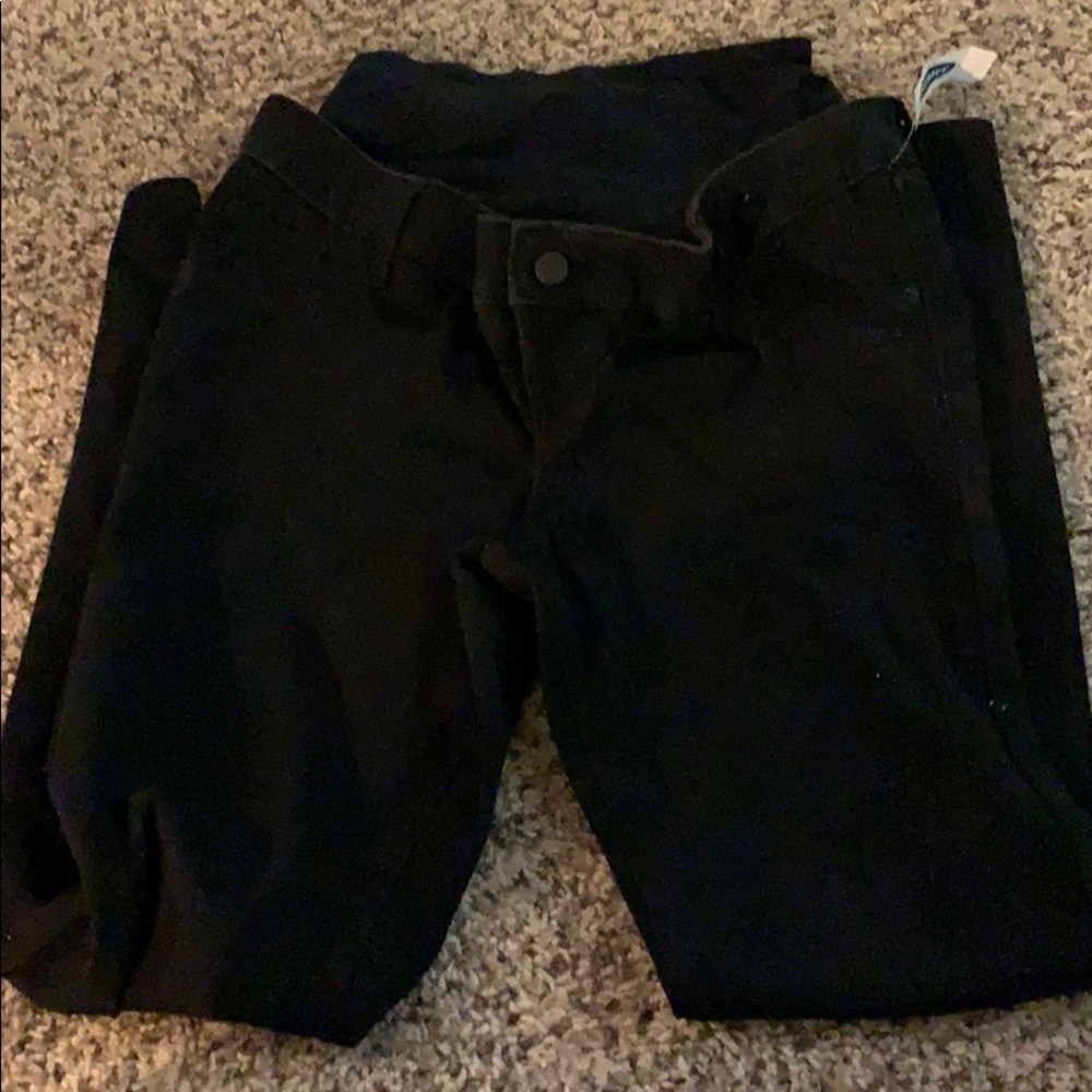Black Old Navy Maternity skinny jeans
